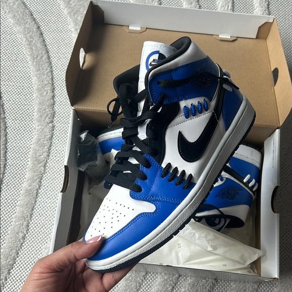 Nike Blue and White High-Top Sneakers ( Air Jordans) - Picture 3 of 6